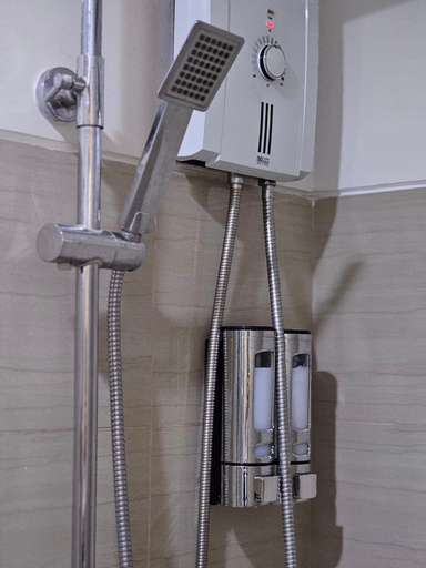Bathroom 3, Q Workcation WFH Staycation, Pasay City
