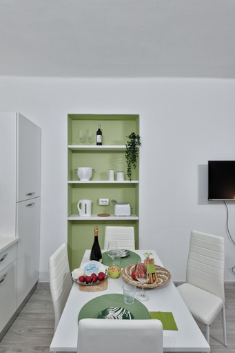 Dining Room 7