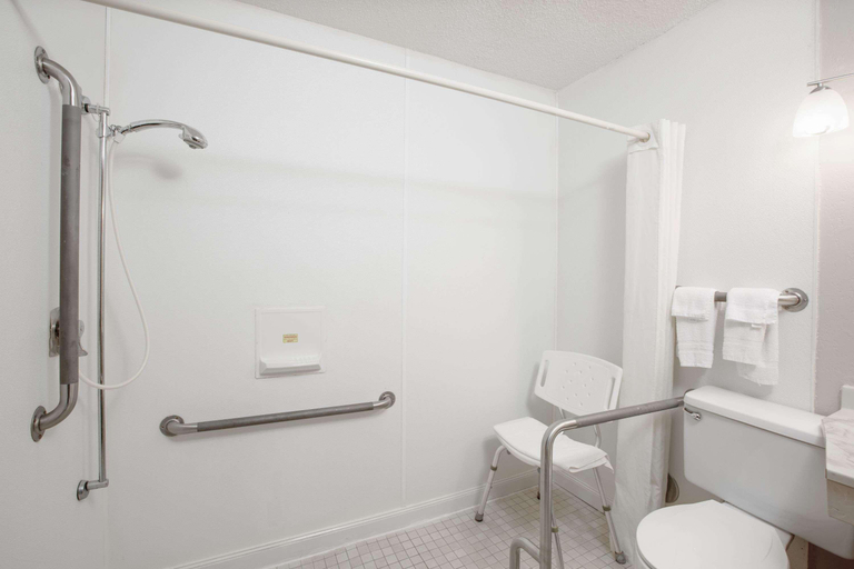 Bathroom 4, Super 8 by Wyndham Worthington Minnesota, Nobles