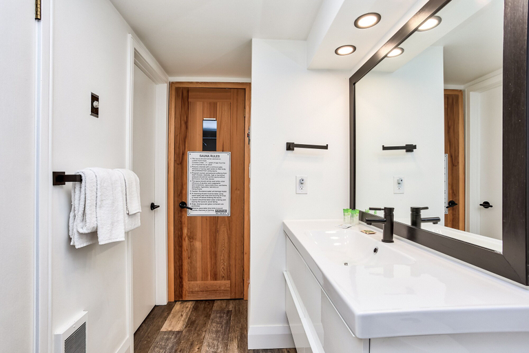 Bathroom 4, Cachet Crossing Chalets, Grey