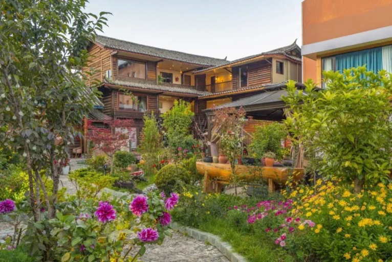 Others 4, Floral Hotel · Smiling in the Flowers Lugu, Lijiang