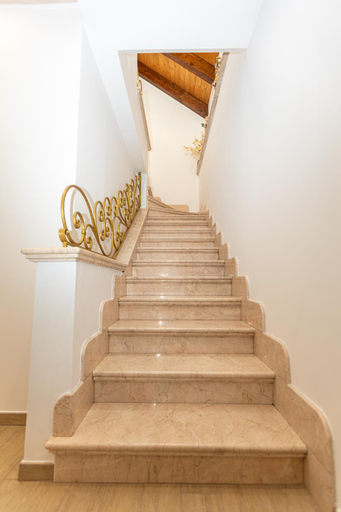 Facilities 4, La Pace dei Sensi, Napoli