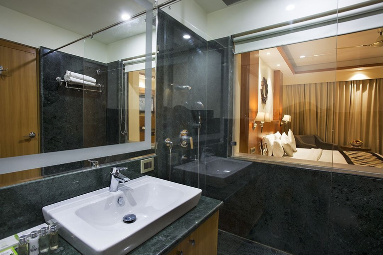 Bathroom 3, Divine Resort Laxman Jhula, Garhwal