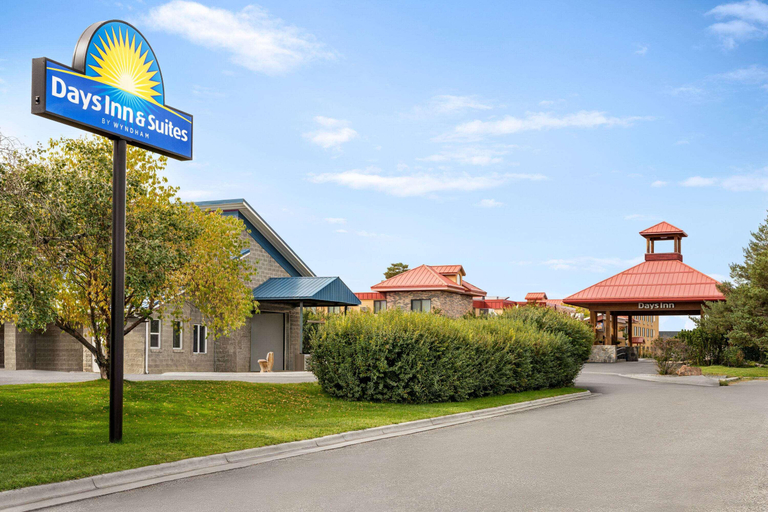 Exterior & Views 2, Days Inn & Suites by Wyndham Bozeman, Gallatin
