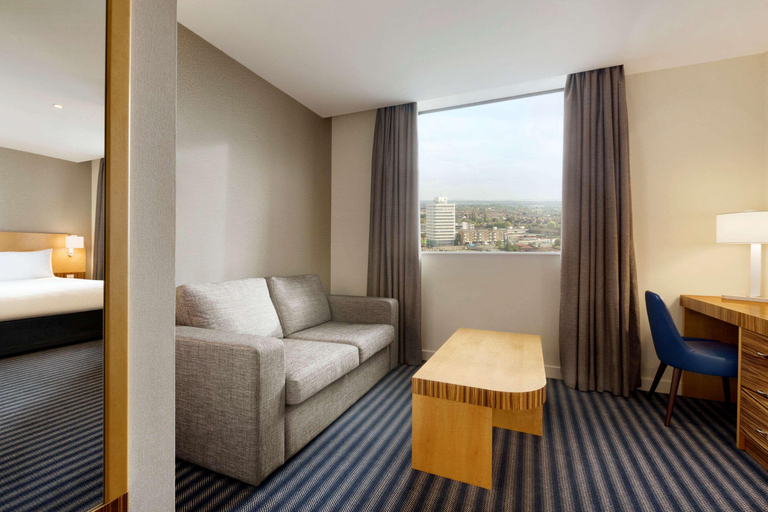 Bedroom 2, Ramada Hotel & Suites Coventry, Coventry