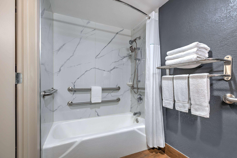 Bathroom 4, Super 8 by Wyndham Grand Prairie North, Dallas
