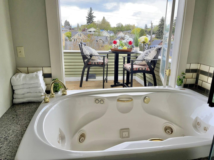 Bathroom 4, Anne Haven Spacious Retreat DT Seattle, Seattle