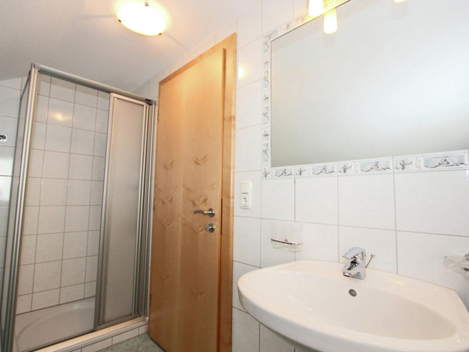 Bathroom 2, Chalet in Fiss near Ski Lifts, Landeck