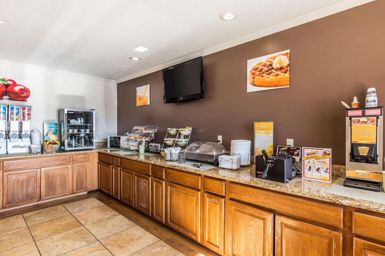 Food & Drinks 5, Quality Inn Evanston near Wyoming Downs, Uinta