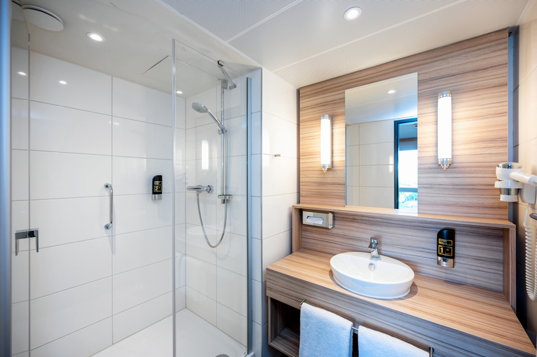 Bathroom 4, Staycity Aparthotels - Heidelberg, Heidelberg