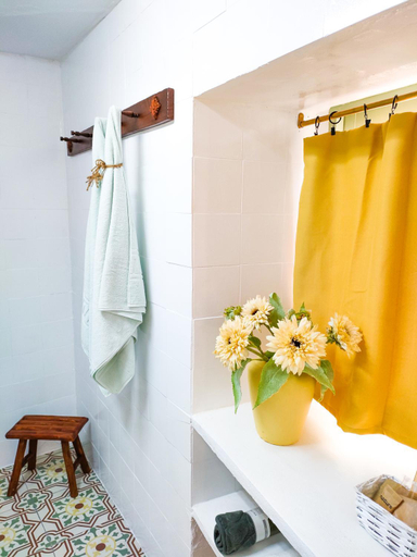 Bathroom 3, La Cueva Blanca, Albacete