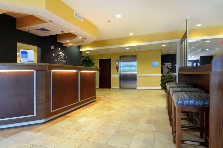 Public Area 2, Microtel Inn & Suites By Wyndham Columbus/Near Fo, Muscogee