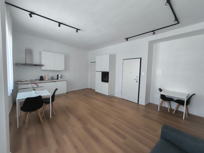 Others 4, Faber Home, Bari
