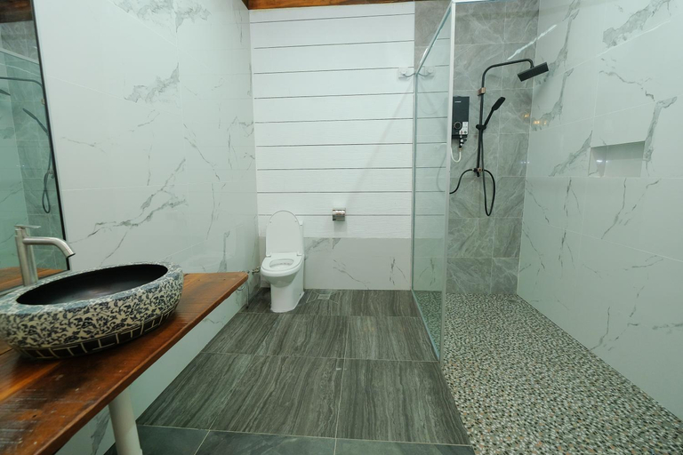 Bathroom 4, Woodcookies Guesthouse, Manjung