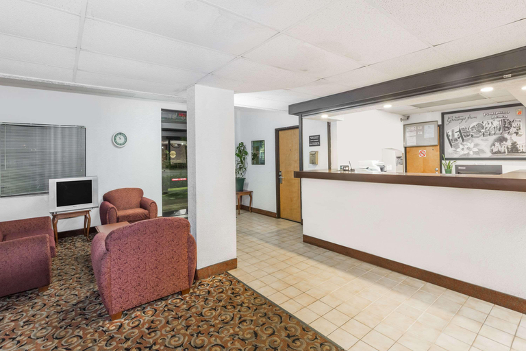 Public Area 2, Super 8 by Wyndham Pompano Beach, Broward