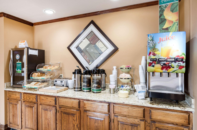 Food & Drinks 4, Quality Inn Siloam Springs West, Benton