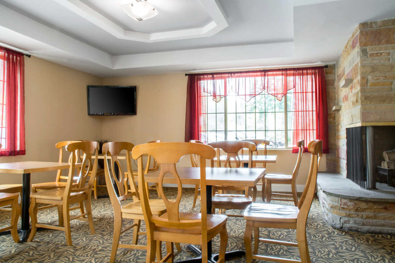 Food & Drinks 5, Econo Lodge Bradford, Mc Kean