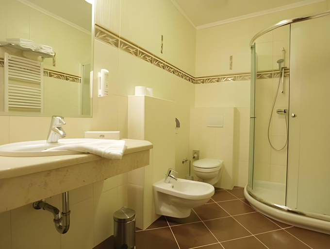 Bathroom 4, Bock Hotel Ermitage, Siklósi