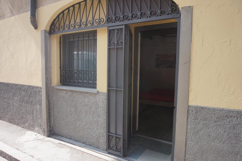 Exterior 12