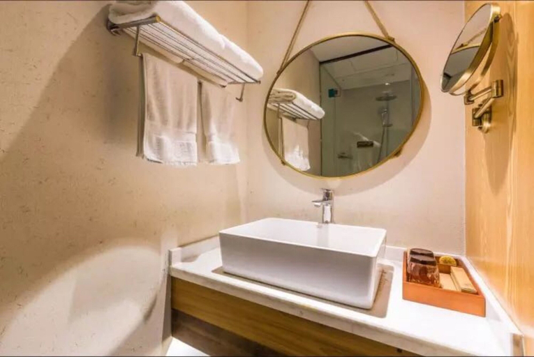 Bathroom, Floral Hotel Guanlan West Lake Hangzhou, Hangzhou
