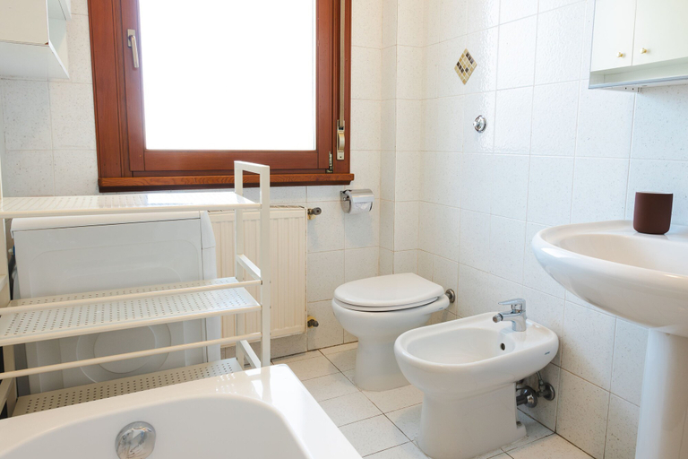 Bathroom, Alessandrino Apartment, Rome