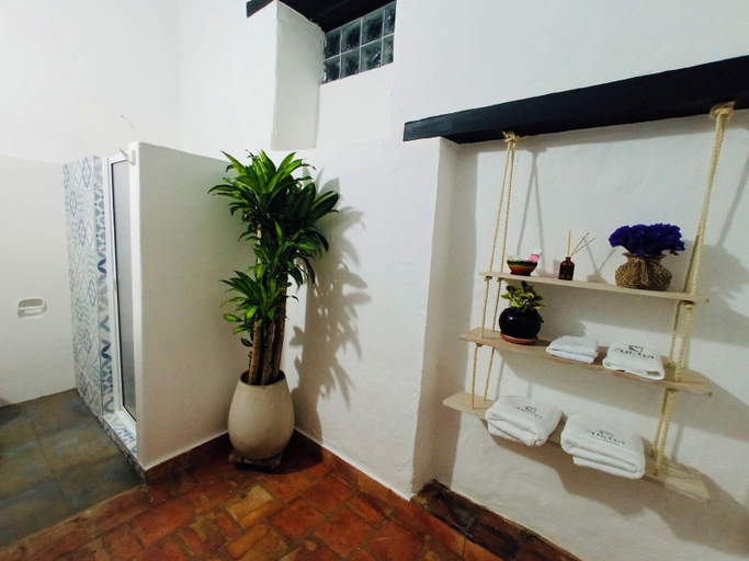 Others 5, Hotel Salma, Curití