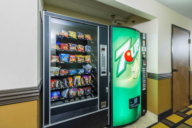 Food & Drinks 5, Quality Inn & Suites Arden Hills - Saint Paul North, Ramsey