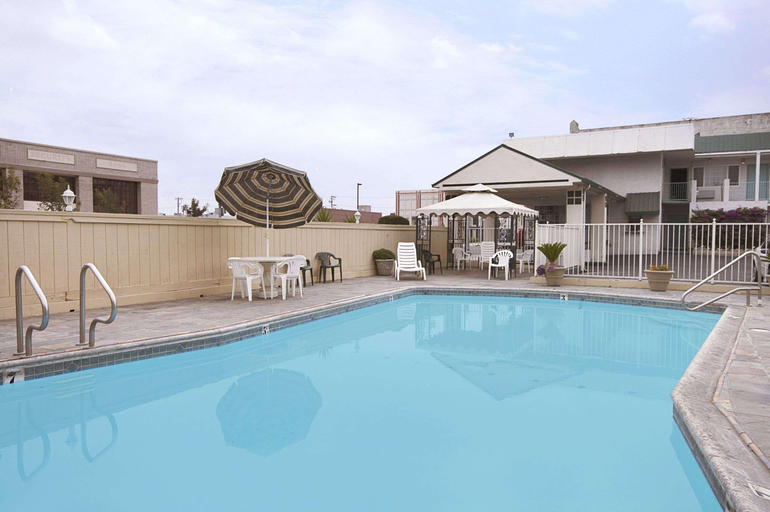 Sport & Beauty 4, SureStay by Best Western Fresno Central, Fresno