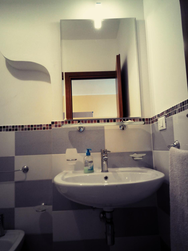 Bathroom 4, Casantica, Messina