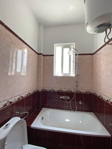 Bathroom, Titi's Guest Apartment, Beratit
