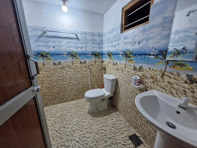 Bathroom 3, TRINCO VISTARA GUEST House APARTMENT, Trincomalee Town and Gravets
