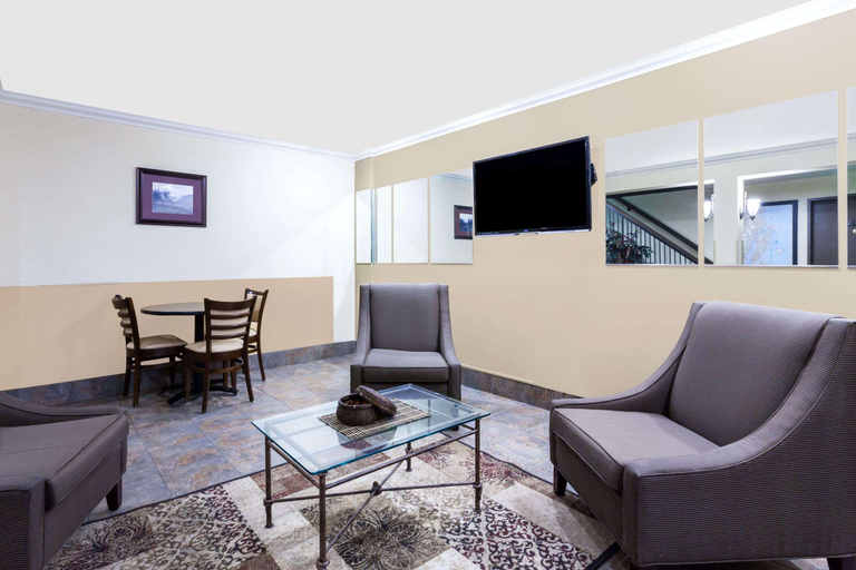 Public Area 2, Days Inn by Wyndham Bellingham, Whatcom