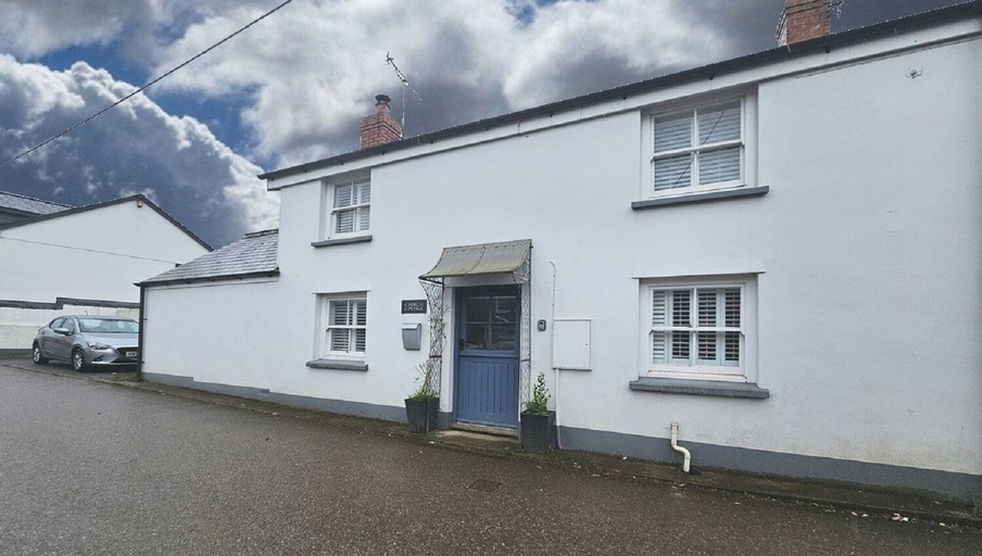 Exterior & Views 2, Church Cottage West Down, Sleeps 6-7, Dog Friendly, Devon