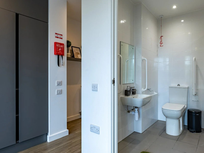 Bathroom, Student Only Great Court, London