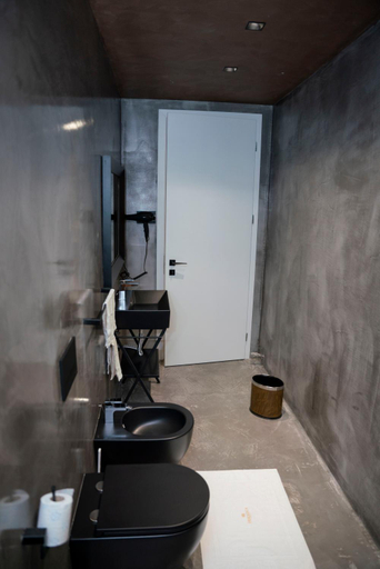 Others 5, Hotel Pernoca, Durrësit