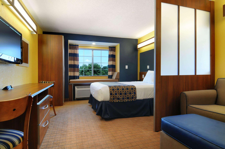 Bedroom 3, Microtel Inn & Suites By Wyndham Columbus/Near Fo, Muscogee