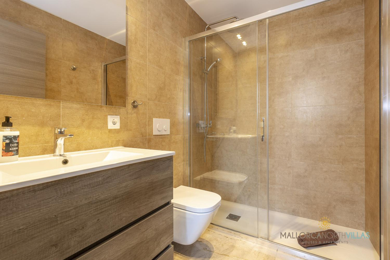Bathroom 4, Villa Iola a 150m de la playa ideal para familias y amigos, Baleares
