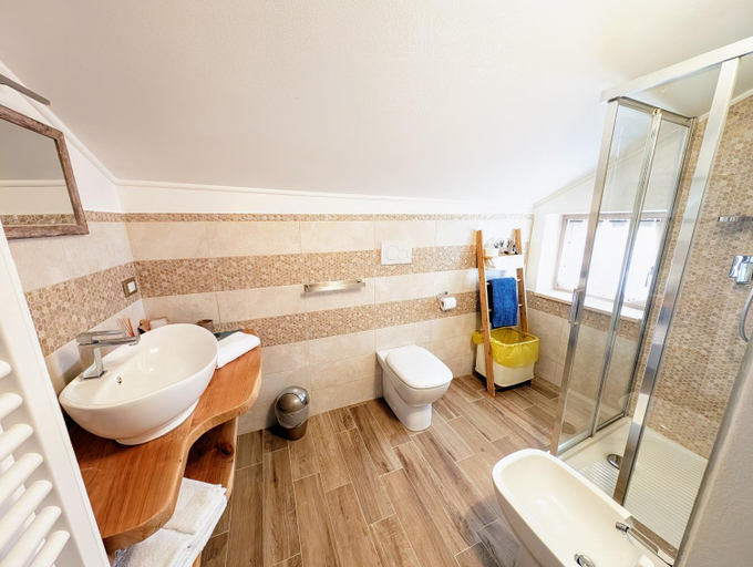 Bathroom 9