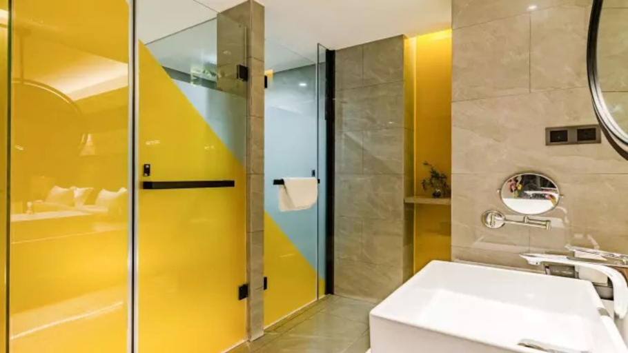 Bathroom 4, Floral Hotel Tian Cheng Airport, Zhengzhou