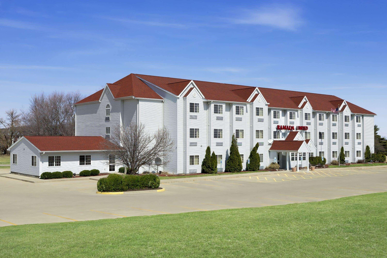 Ramada Limited & Suites Bloomington, McLean