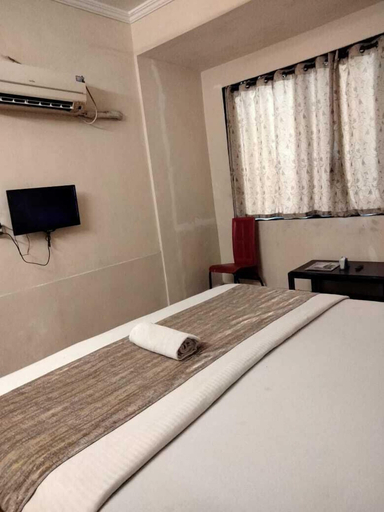 Bedroom, HOTEL SARIKA, Thane