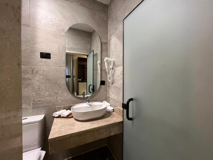 Bathroom 4, Pyramids Island, Al-Ahram