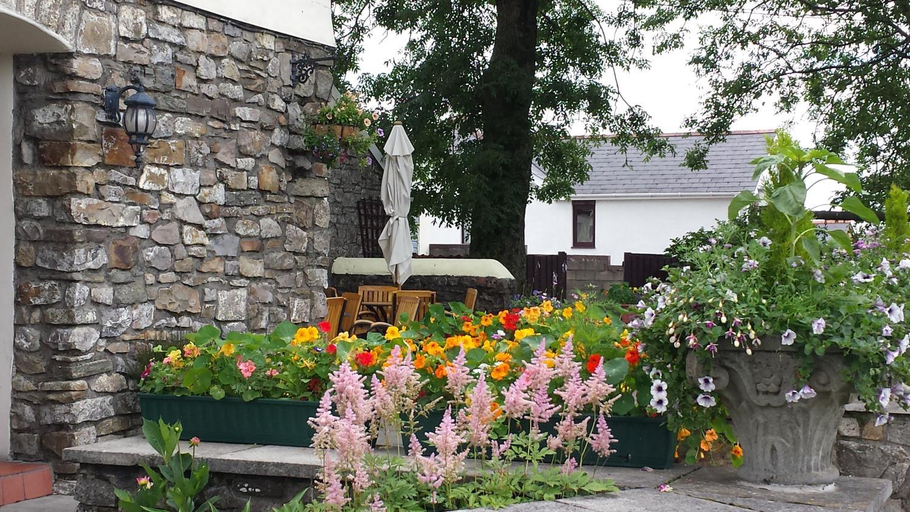 Entrance 4, The Castle Inn, Blaenau Gwent
