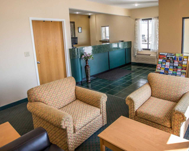 Public Area 2, Econo Lodge Shorewood, Will