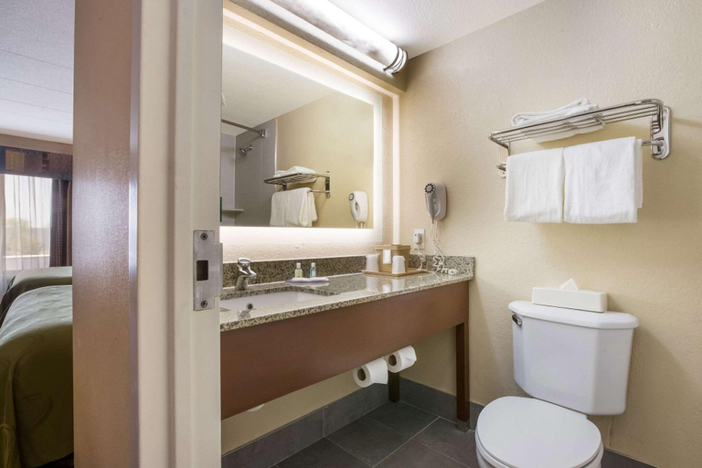 Bedroom 3, Quality Inn Near Princeton, Mercer