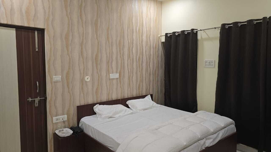 Bedroom 2, Serene Stays, Gurgaon