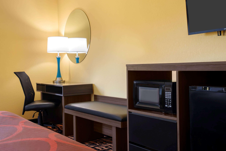 Bedroom 4, Super 8 by Wyndham Olive Branch, Desoto