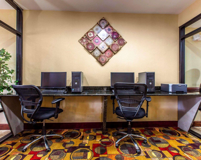 Others 5, Comfort Suites, Ware