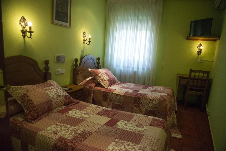 Others 2, Hostal Mizmaya, Cantabria