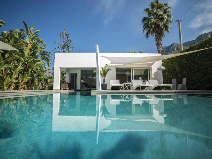 Sport & Beauty 2, Holiday Home in Terrasini with Private Pool, Palermo